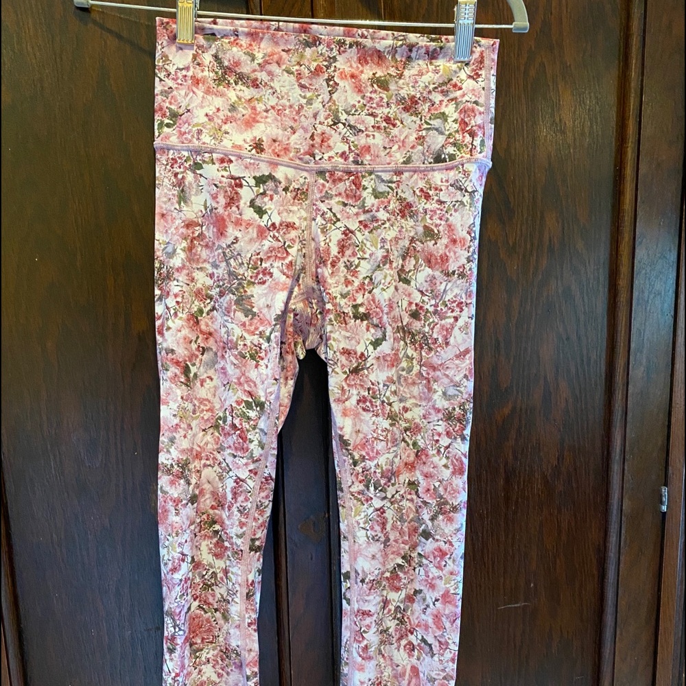 Lululemon high waisted floral leggings size 6